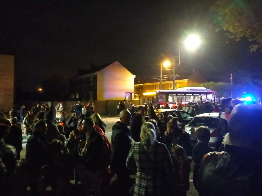 Halloween Leers Bus, police, véhicules, les accès à la rue de wattrelos n'avaient pas été modifiés. Pas d'équipe pour l'ordre public